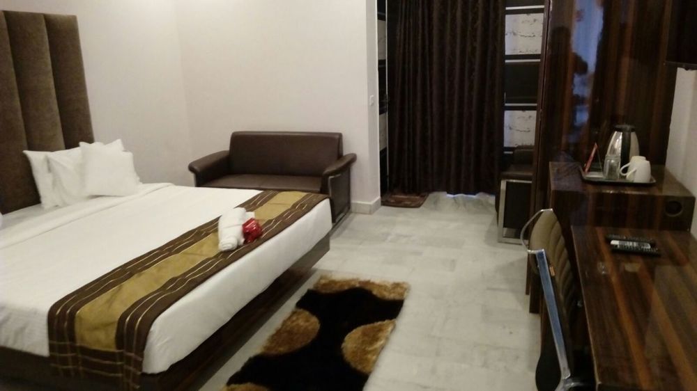 Red Carpet Hotels 诺伊达 外观 照片