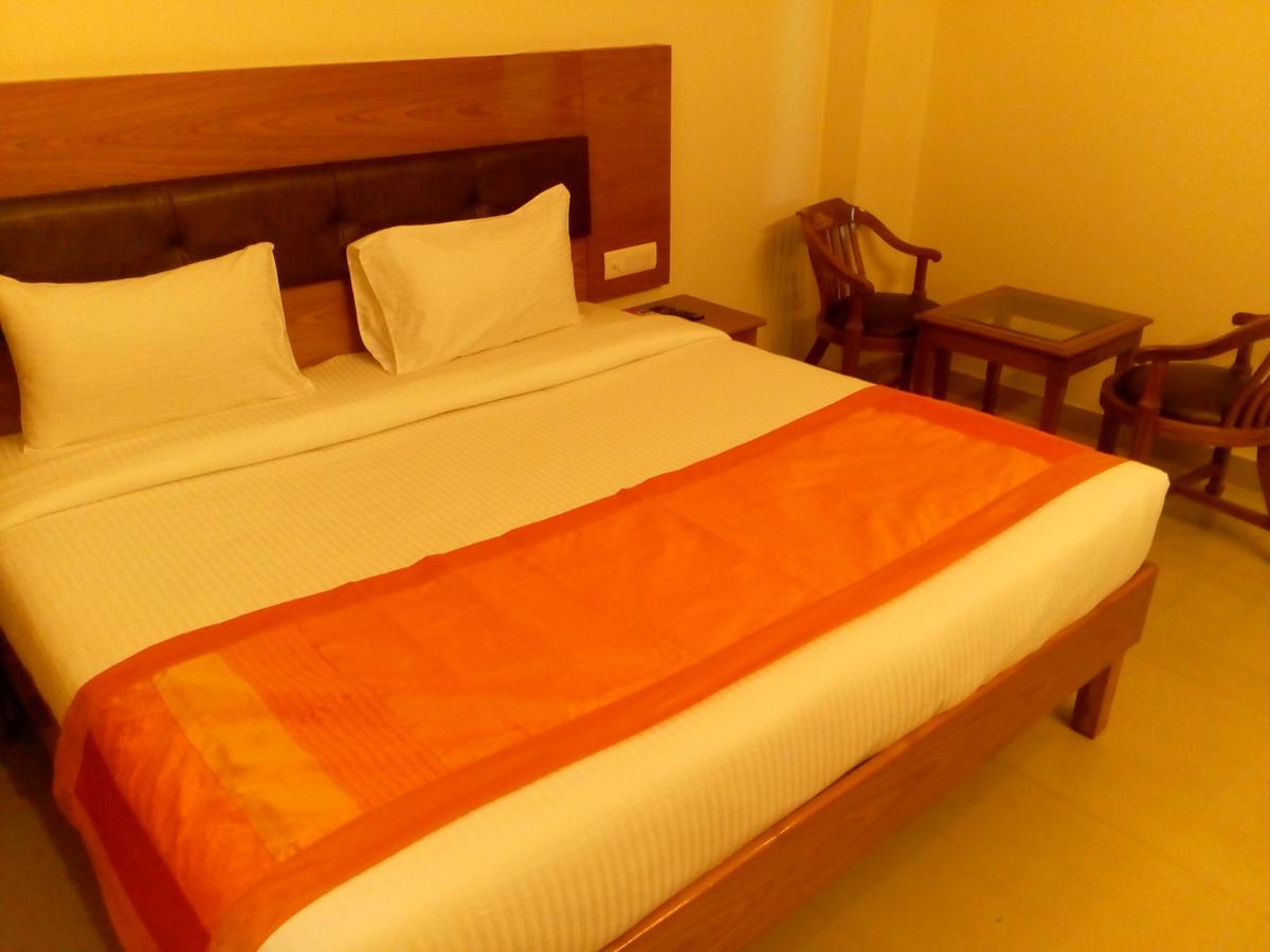 Red Carpet Hotels 诺伊达 外观 照片