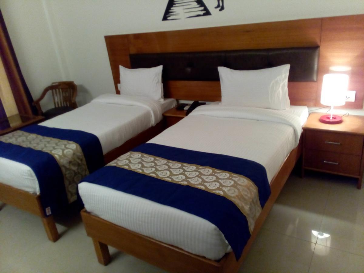 Red Carpet Hotels 诺伊达 外观 照片