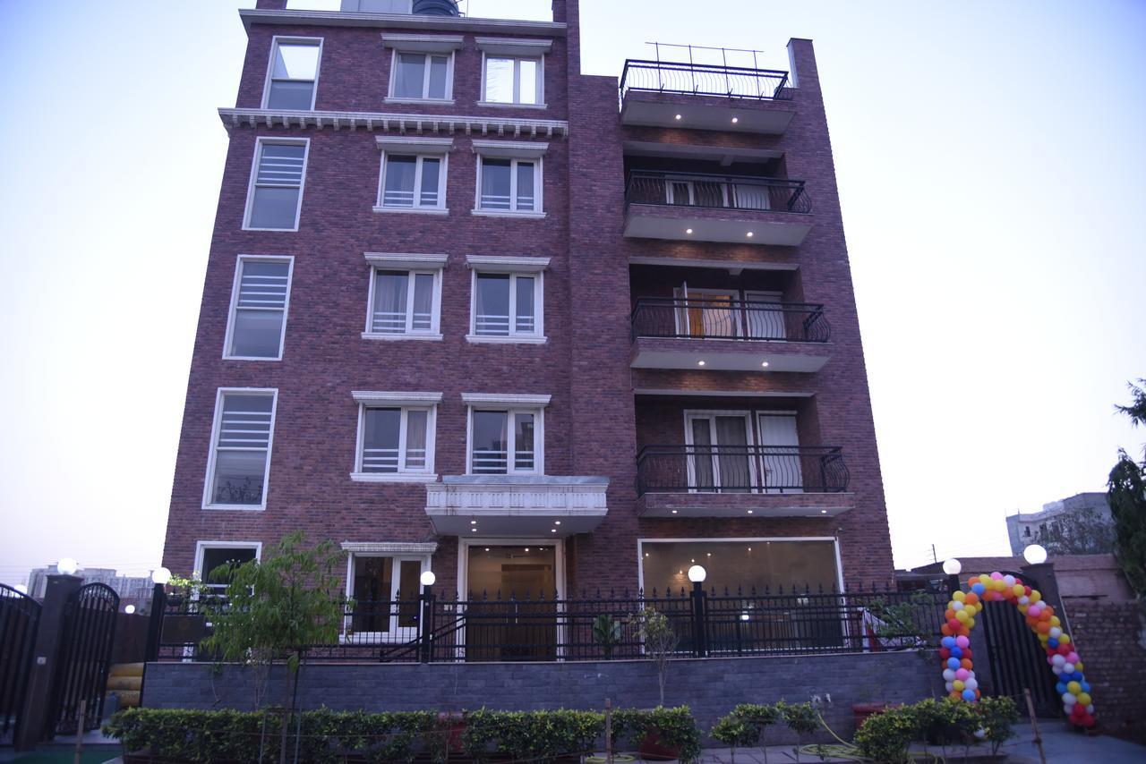 Red Carpet Hotels 诺伊达 外观 照片